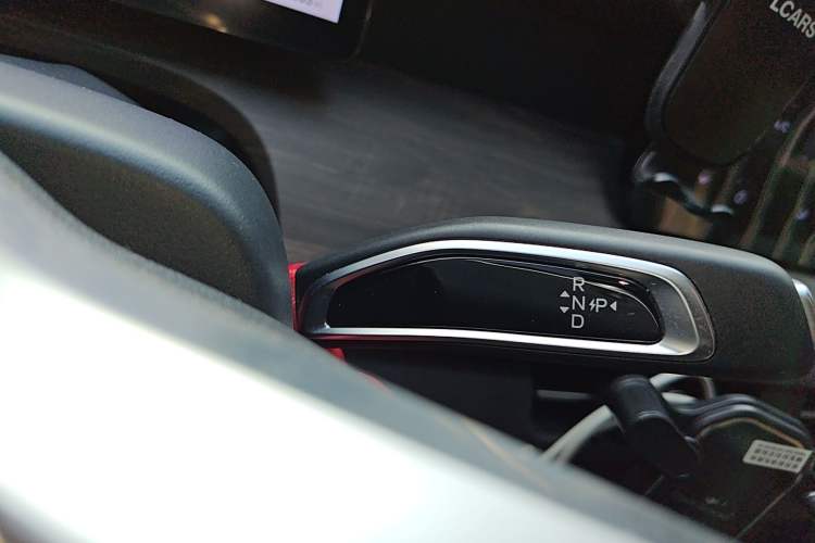 Used Ruichi R5 2025 Model Passenger Vehicle Smart Driving Ultra-Charging Edition, Pioneer Type I