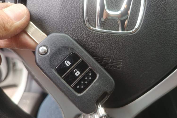 Used Honda Jade 2016 1.8L Automatic Comfort Version 5 Seats Vehicle Key