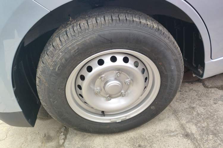 Used Wuling Yangguang 2025 Model 400km Bus Edition—Comfort Edition
