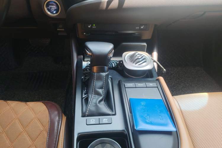 Used Lexus ES 2020 300h Premier Edition