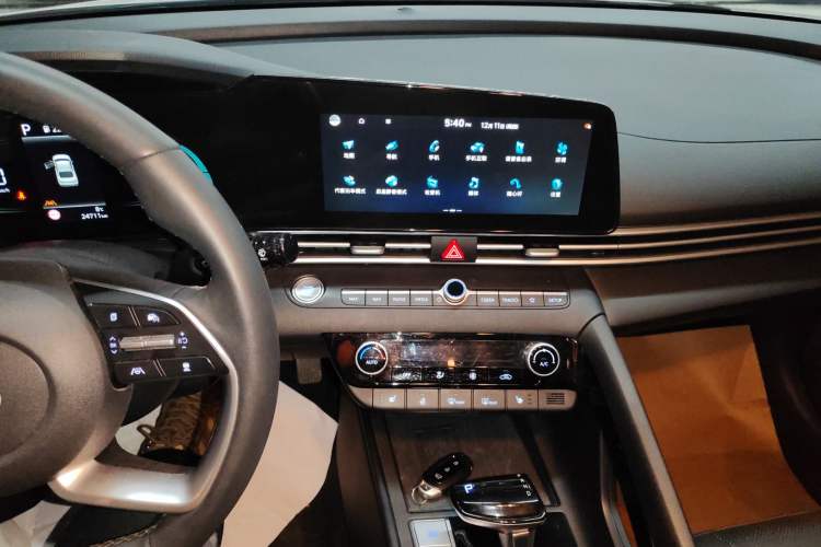 Used Hyundai Elantra 2023 1.5L CVT LUX Prestige Edition