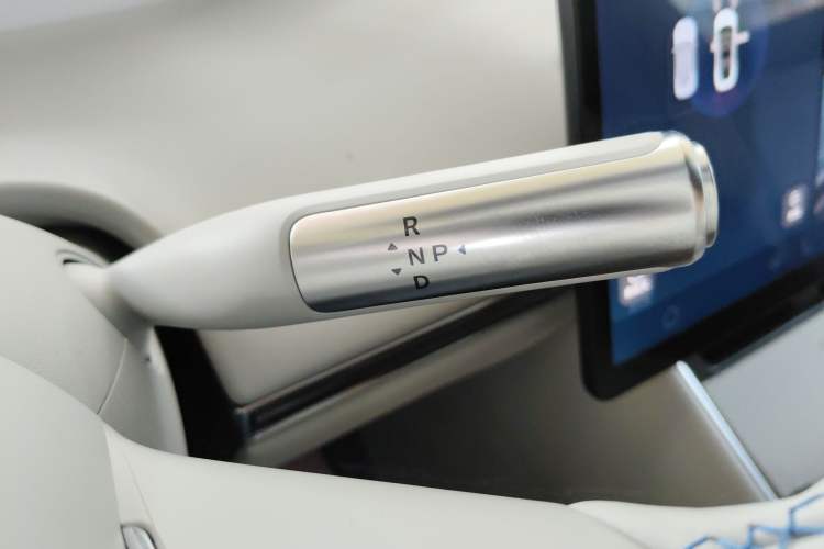 Used Hima Luxeed S7 2025 855 km Max
