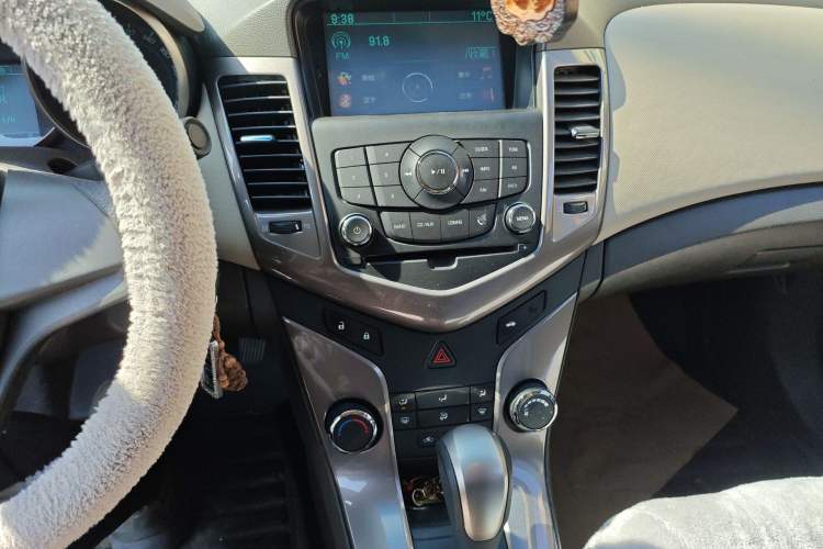 Used Chevrolet Cruze 2015 1.5L Classic SE AT Audio And AC Panel