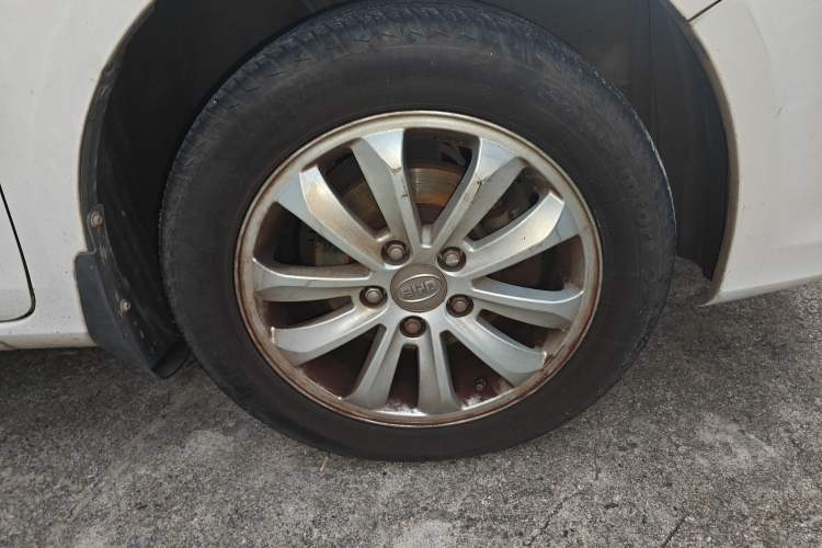 Used BYD Surui 2012 1.5TID Automatic Flagship Version Right Front Wheel Hub