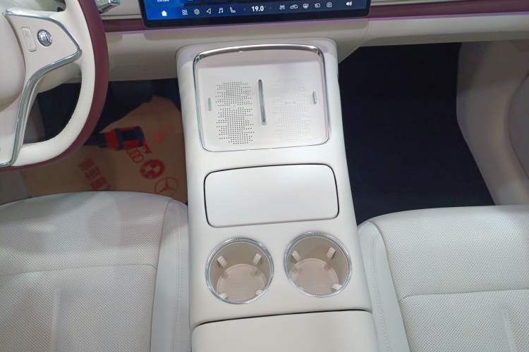 Used VOYAH COURAGE 2025 Model Rear-Drive Qiankun Edition Gear Lever