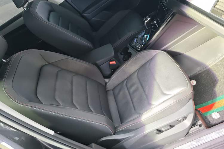 Used Volkswagen Tayron 2022 280TSI Two-Wheel Drive Luxury Smart Connectivity Version Right Front Seat