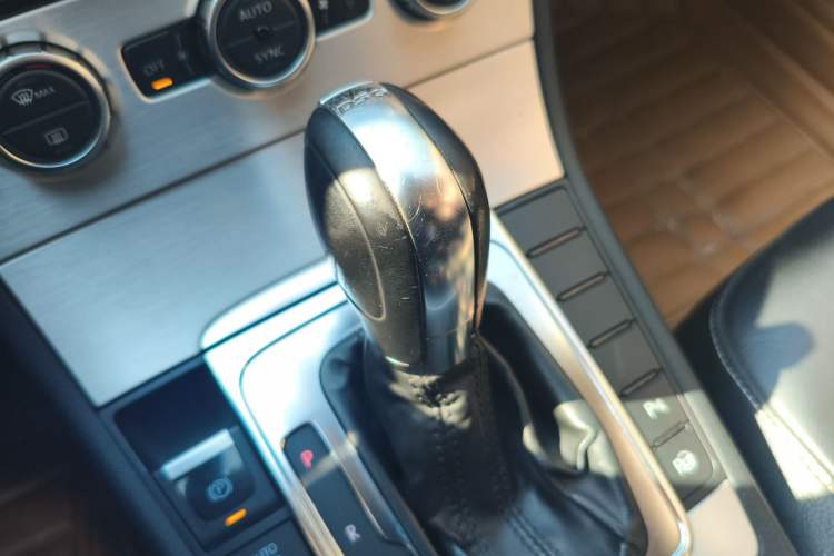 Used Volkswagen Magotan 2012 3.0 FSI Flagship Edition Gear Lever