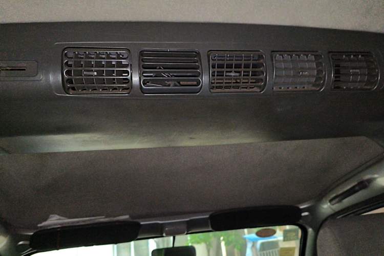 Used Wuling Zhiguang 2010 1.0L New Version Practical Short-Body L2Y
