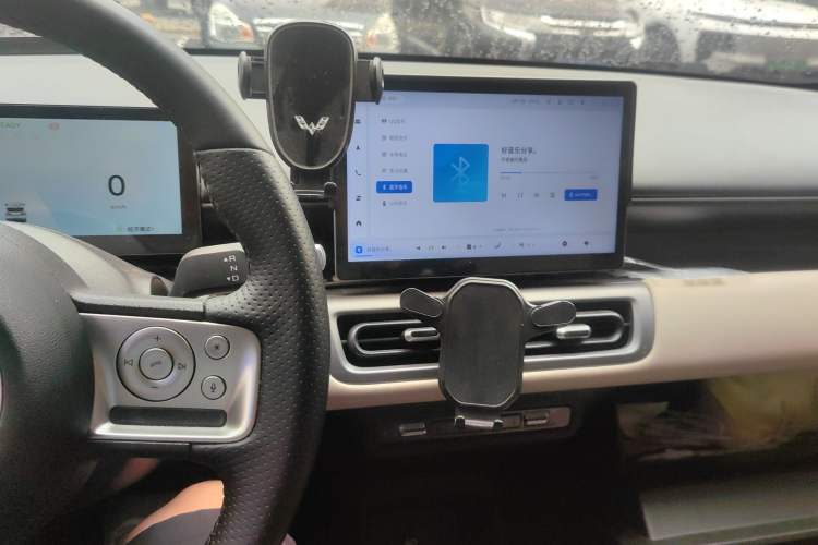 Used Wuling Bingo PLUS 2024 330 km Range Five-Seater Version Audio And AC Panel