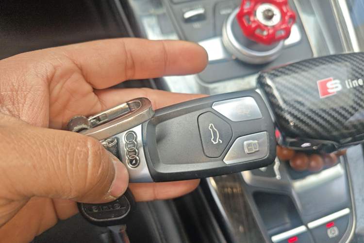 Used Audi A4L 2019 40 TFSI Fashion Edition China VI Emission Standard
