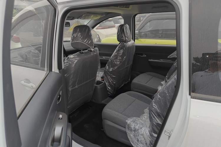 Used Wuling Hongguang New Energy 2025 Extended-Range Hybrid 50KM Comfort Version
