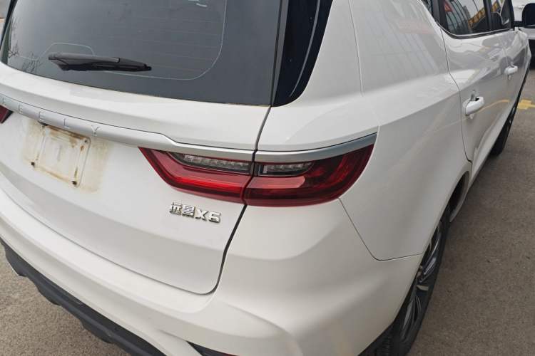 Used Geely Auto Vision X6 2020 1.4T Manual Luxury Model Exterior 3