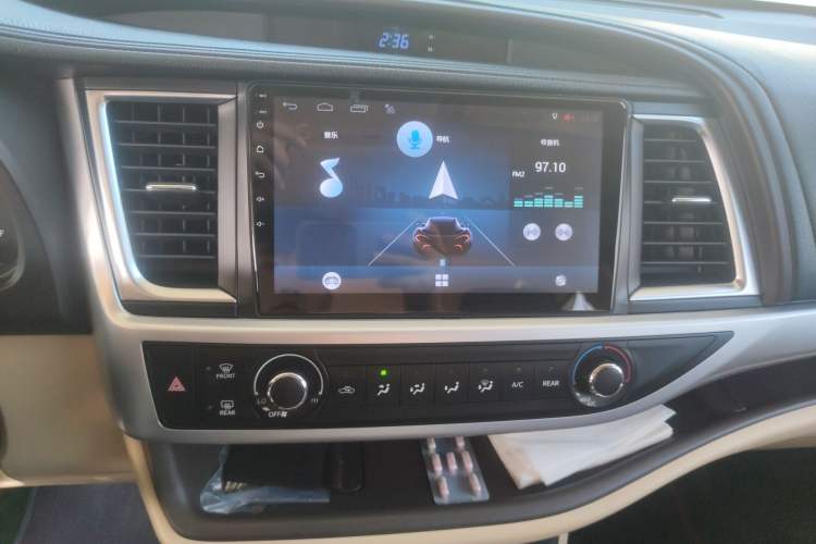 Used Toyota Highlander 2018 2.0T Two-Wheel Drive Elite Edition 5 Seats Emission Standard China V Audio And AC Panel