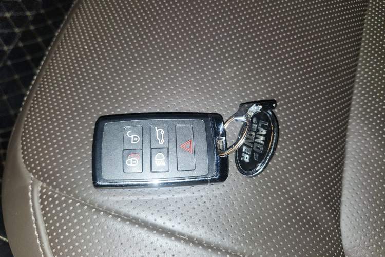 Used Land Rover Range 2021 3.0 L6 Century Extended Classic Edition Vehicle Key
