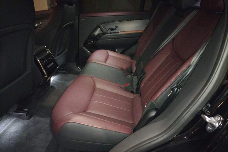 Used Land Rover Range Sport 2024 400PS Dynamic SE Left Rear Seat