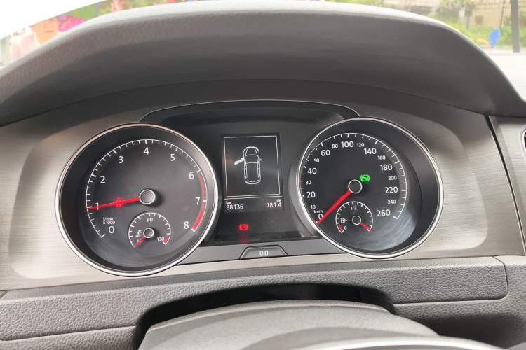 Used Volkswagen Golf 2014 1.4TSI Automatic Comfort Model Instrument Cluster