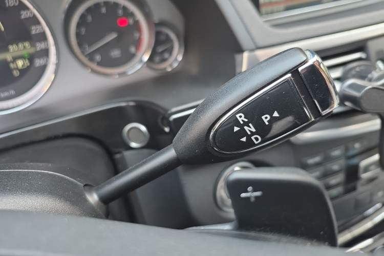 Used Mercedes-Benz E-Class 2013 E 260 L CGI Stylish Model
