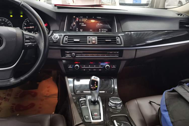 Used BMW 5 Series 2014 525Li Luxury Design Package
