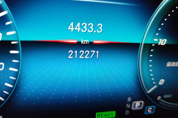 Used Mercedes-Benz EQA 2022 EQA 260 Odometer Close Up