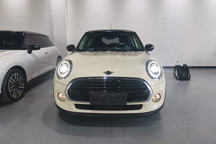 Used MINI MINI 2018 1.5T COOPER Classic Edition
