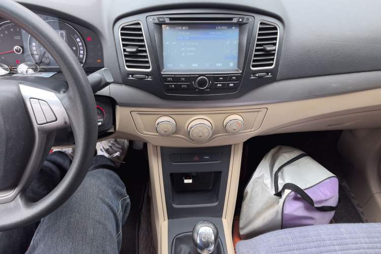 Used Roewe 350 2015 1.5L Manual Luxury Sunroof Edition