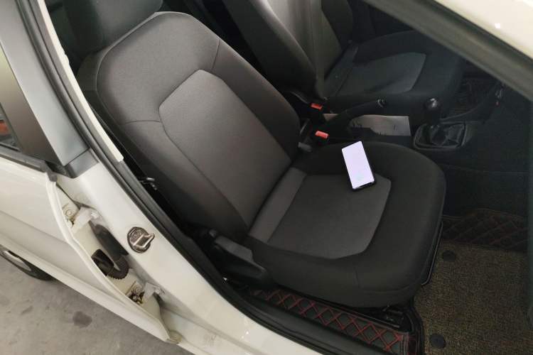 Used Volkswagen Jetta 2015 1.4L Manual Fashion Model