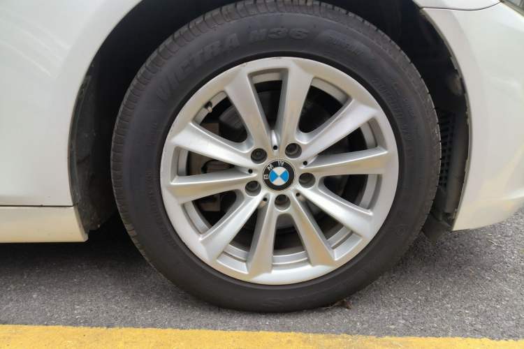 Used BMW 5 Series 2014 520Li Elegant Model
