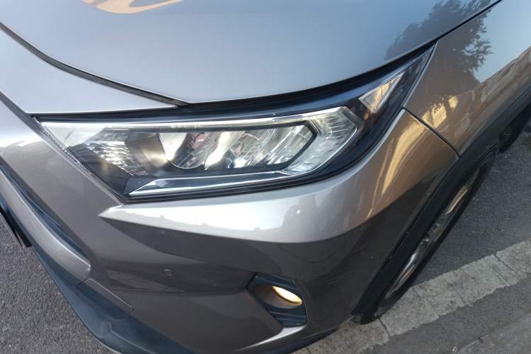 Used Toyota RAV4 2021 2.0L CVT Two-Wheel Drive Fashion Edition