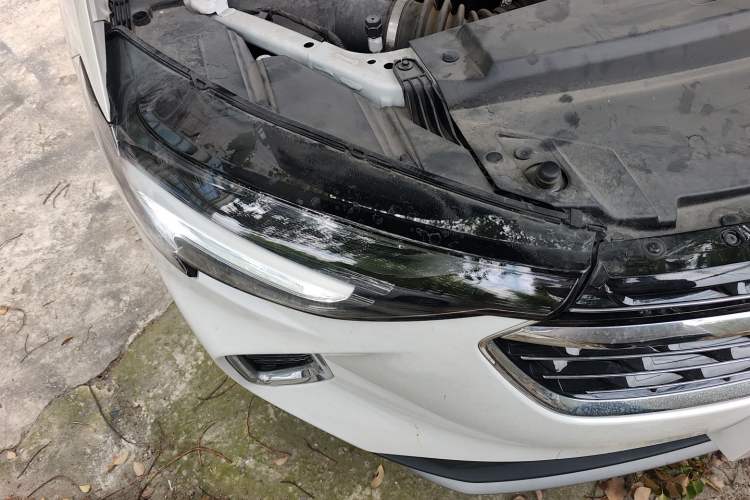 Used Buick Envision 2023 Encore S 552T Two-Wheel Drive Luxury Model
