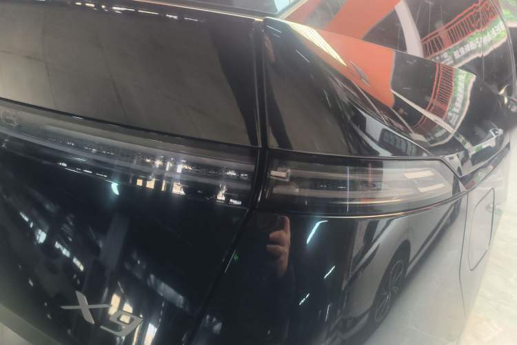 Used XPeng X9 2025 740 Ultra-Long Range Max