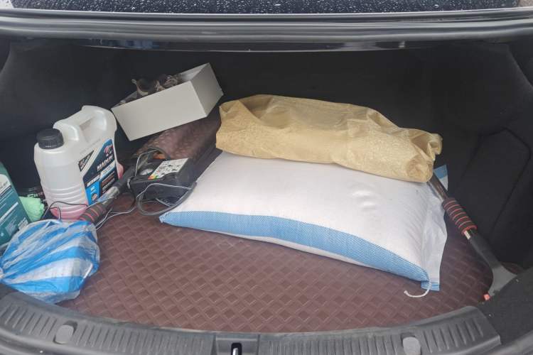 Used Mercedes-Benz E-Class 2016 E 300 L Sporty and Stylish Model
