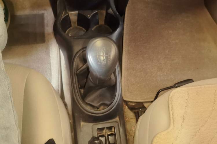 Used Venucia R30 2014 1.2L Manual Comfort Edition
