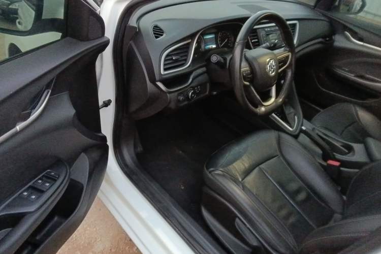 Used Buick GT 2018 18T Automatic Elite Model Driver Seat