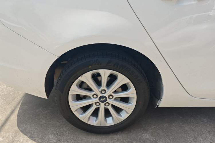 Used Ford Escort 2017 Happiness Edition 1.5L Automatic Fashion Version Right Rear Wheel Hub