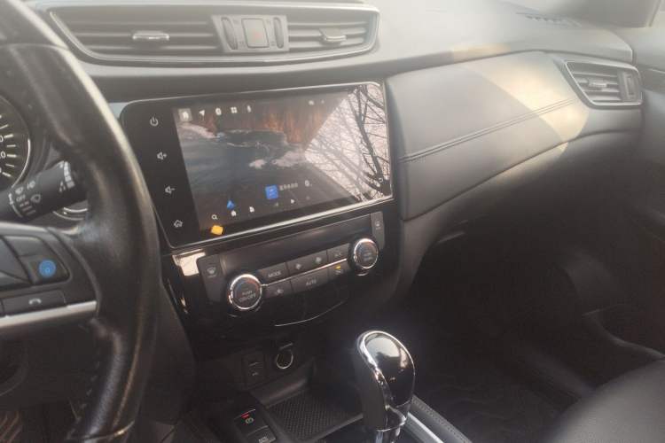 Used Nissan X-Trail 2021 2.5L CVT 4WD XL ITS 3-Row Luxury Flagship Edition Audio And AC Panel