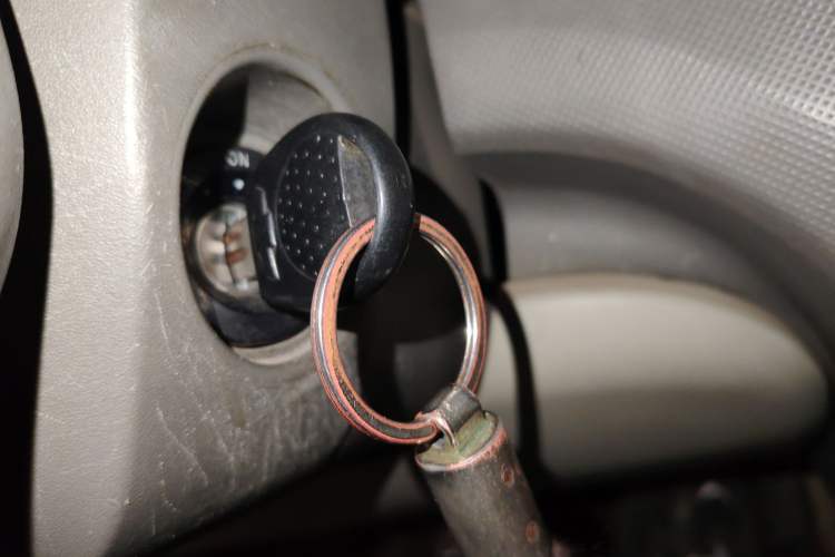 Used Chevrolet Sail 2011 Sedan 1.4L Manual Happiness Edition