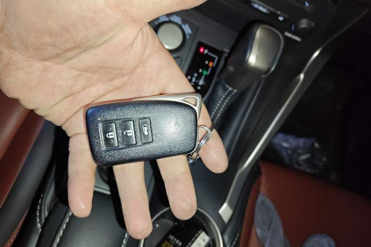 Used Lexus NX 2015 300h Front-Drive Fēngshàng Edition
