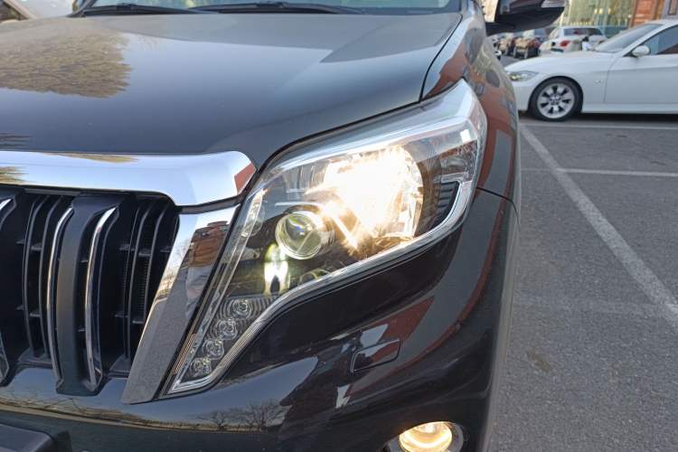 Used Toyota Prado 2014 4.0L Automatic TX-L
