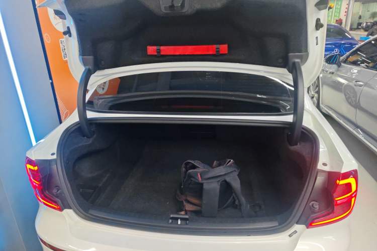 Used Volvo S60 2023 B4 Zhiyi Luxury Edition