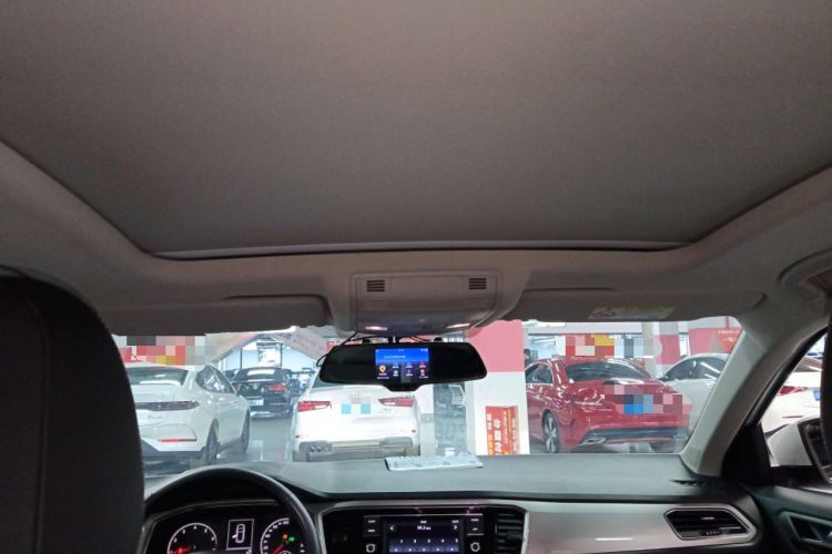 Used Volkswagen T-ROC 2018 280TSI DSG Two-Wheel-Drive Advanced Version China VI Standard
