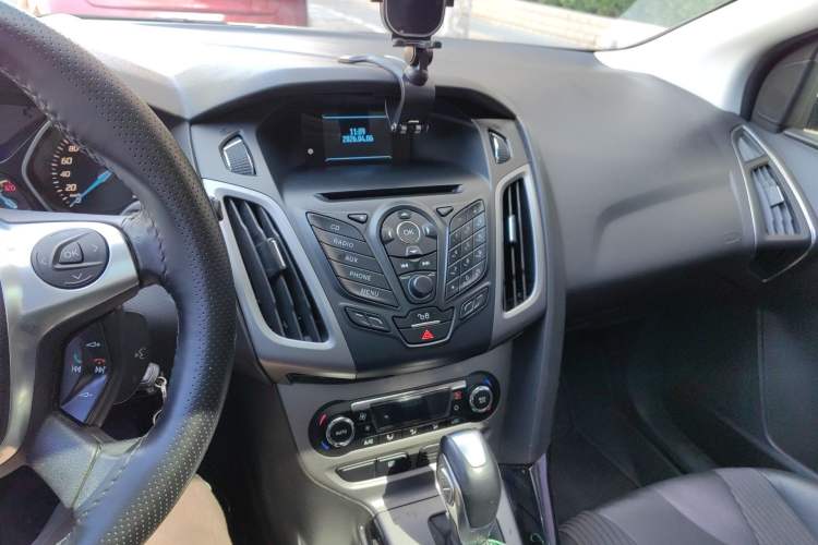 Used Ford Focus 2012 Hatchback 1.6L Automatic Fashion Edition
