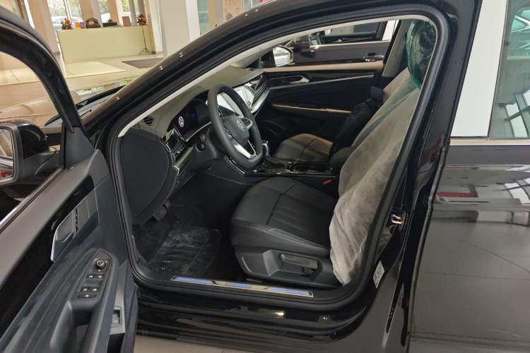 Used Volkswagen Passat New Energy 2025 430 PHEV Hybrid Business Edition Left Front Seat