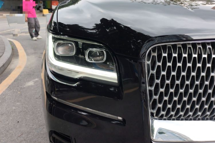 Used Lincoln Navigator 2022 3.5T Prestige Edition Right Front Headlight