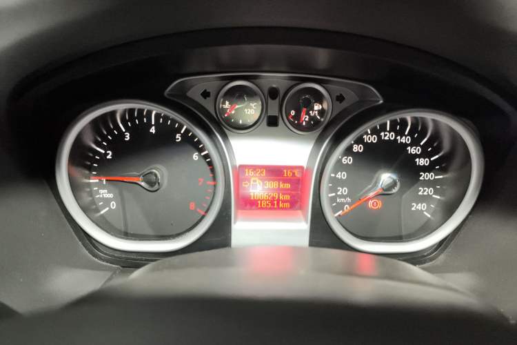 Used Ford Focus 2013 Sedan Classic 1.8L Manual Fashion Edition