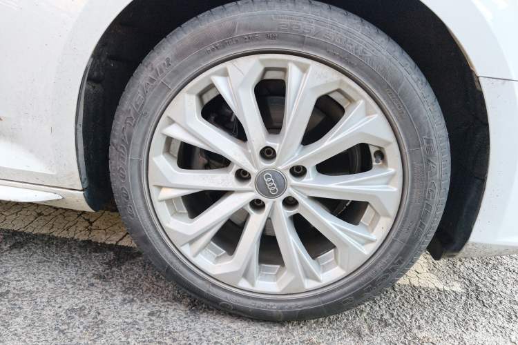 Used Audi A4L 2017 Plus 40 TFSI Ambition Model Right Front Wheel Hub