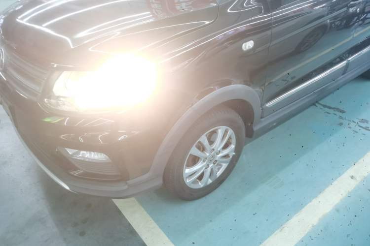 Used Dongfeng Fengon 370 2016 1.5L Manual Standard Edition SFG15-05 7 Seats
