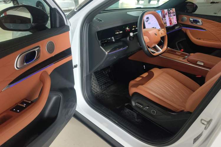 Used NETA L 2024 Extended-Range 310 Flash-Charge Red Edition