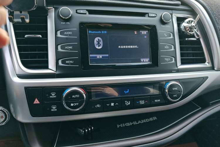 Used Toyota Highlander 2017 2.0T Four-Wheel Drive Luxury Edition 7 Seats Audio And AC Panel