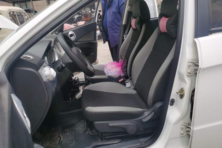 Used Oley 2014 Hatchback 1.5L Manual Comfort Model Left Front Seat