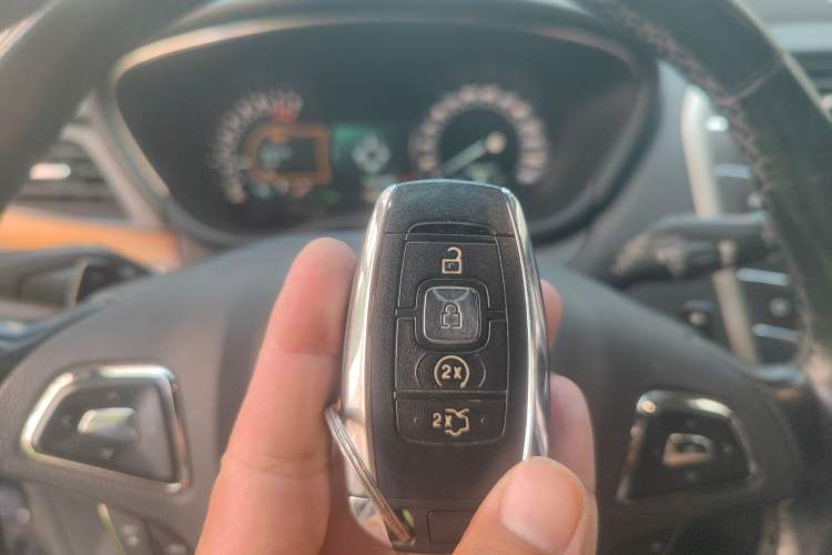 Used Lincoln MKC 2018 2.0T Four-Wheel Drive Zunya Edition
